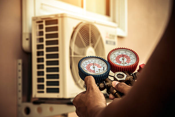 Professional Ductwork Repair technician working in Nobleton, FL